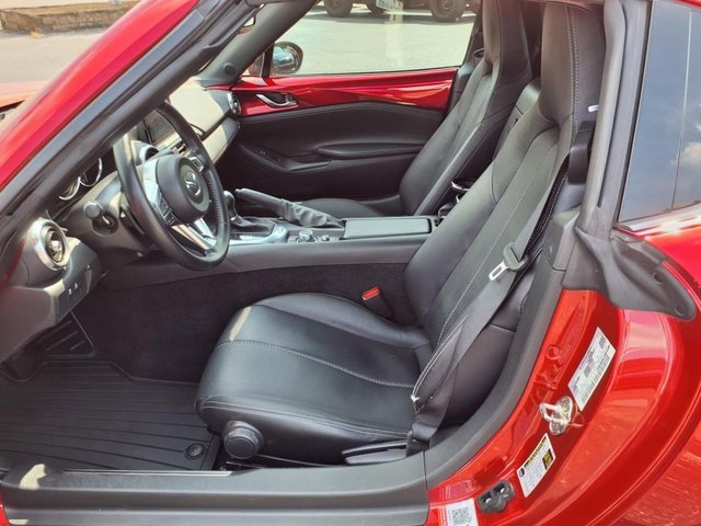 Used 2022 MAZDA MX-5 Miata RF Grand Touring w/ Weather Package image 4
