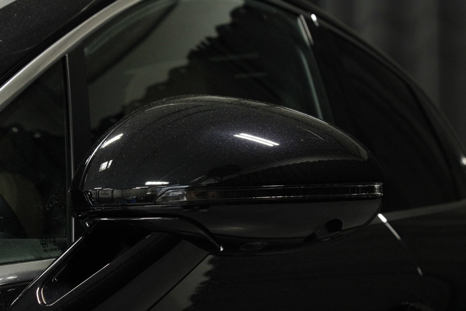 Certified 2026 Porsche Macan AWD/4WD image 13