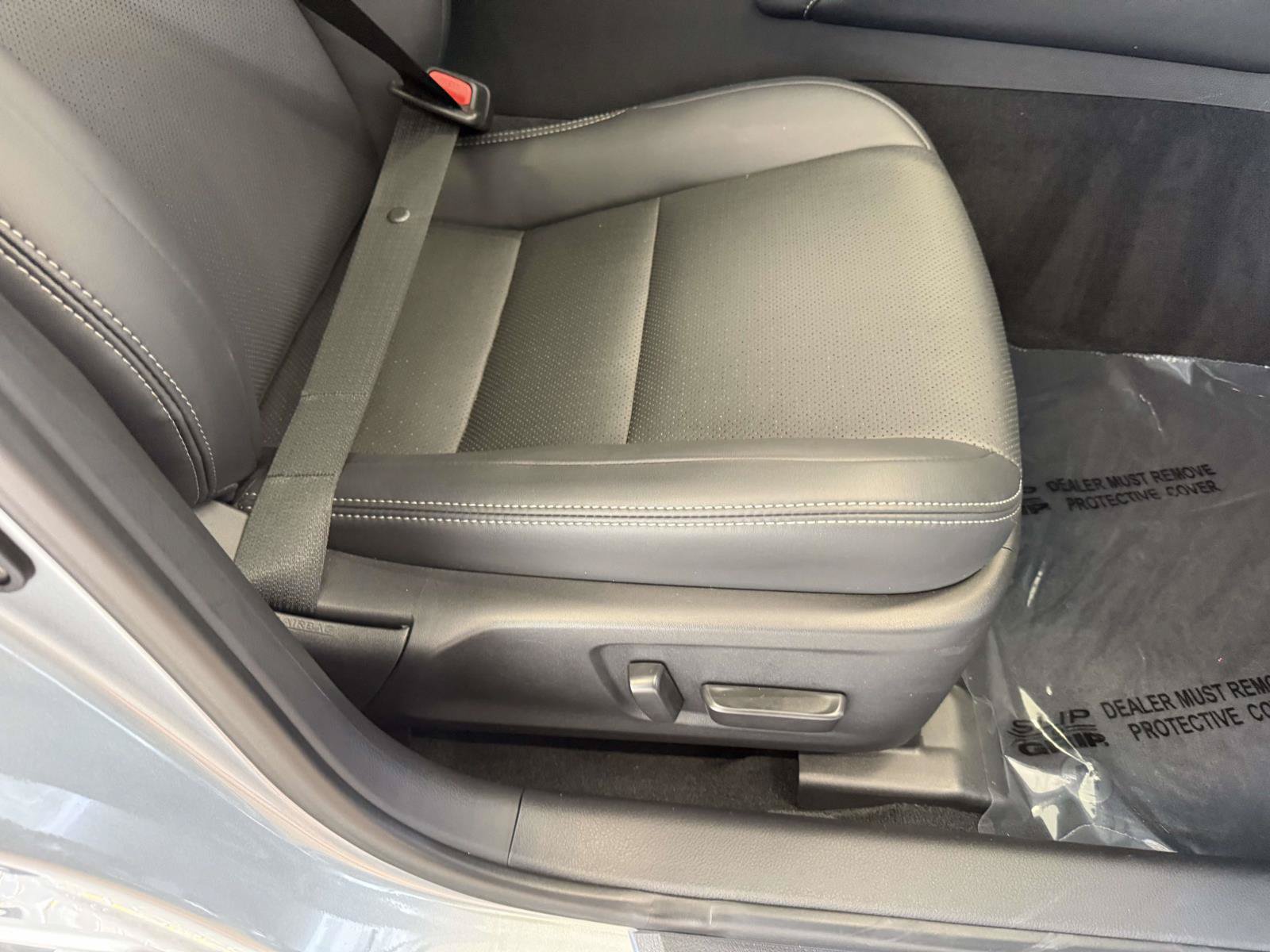 Used 2026 Lexus IS 350 F Sport w/ Accessory Package Z1 AWD/4WD image 15