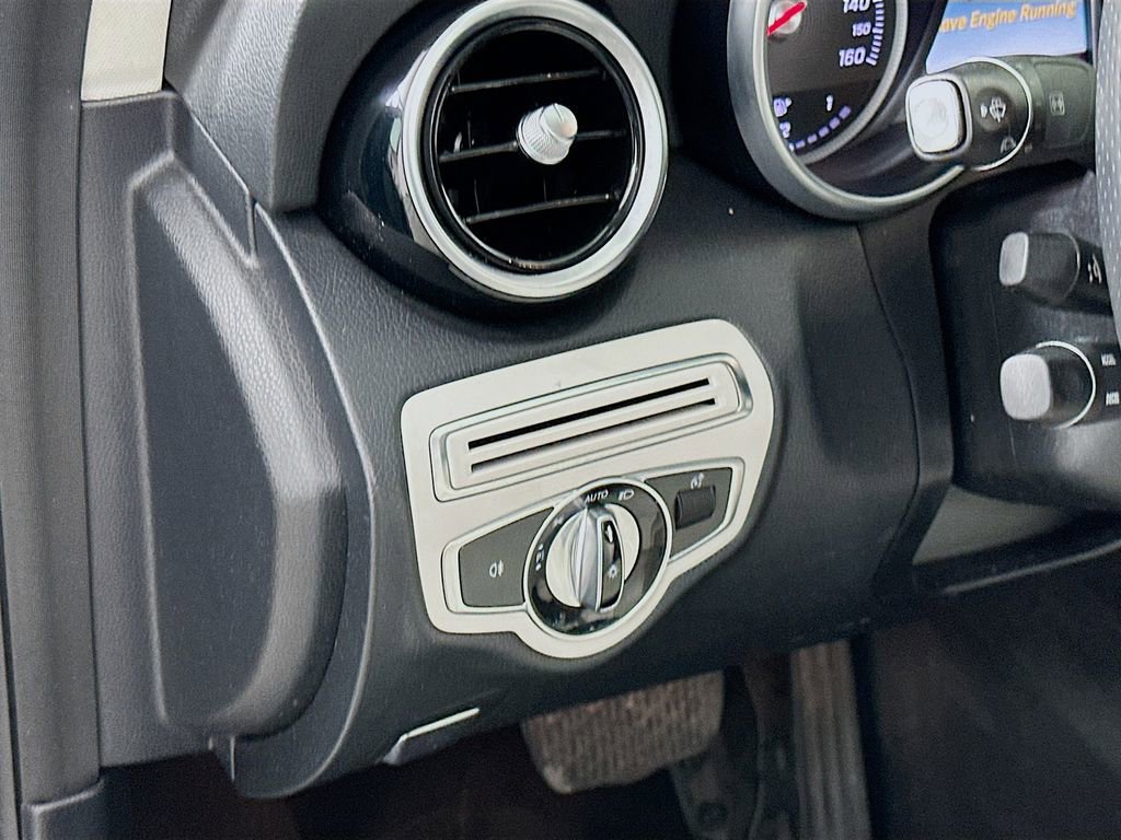 Used 2015 Mercedes-Benz C 300 Sedan image 10