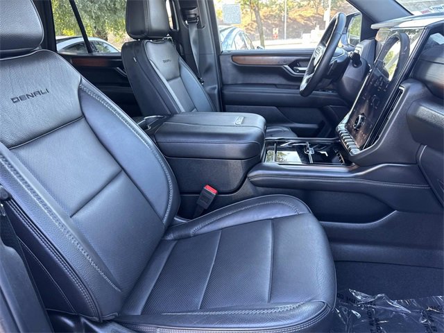 Used 2025 GMC Yukon Denali image 35