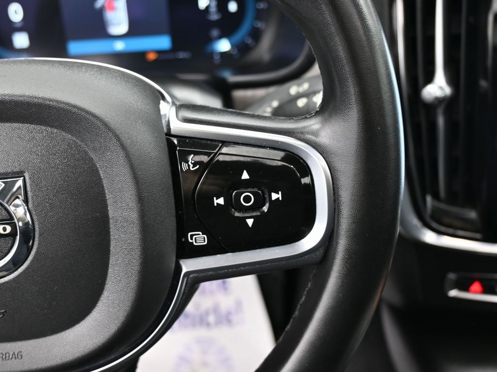 Used 2023 Volvo S90 B6 Plus w/ Protection Package Premier image 21