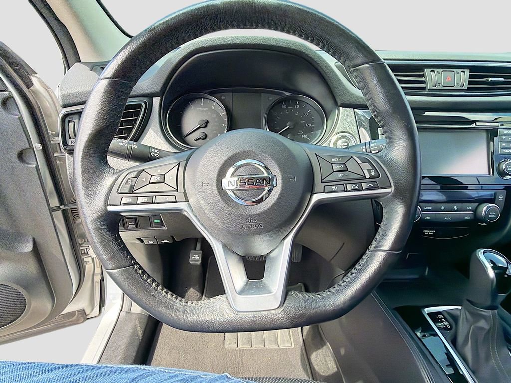 Used 2017 Nissan Rogue Sport SL w/ SL Premium Package image 11