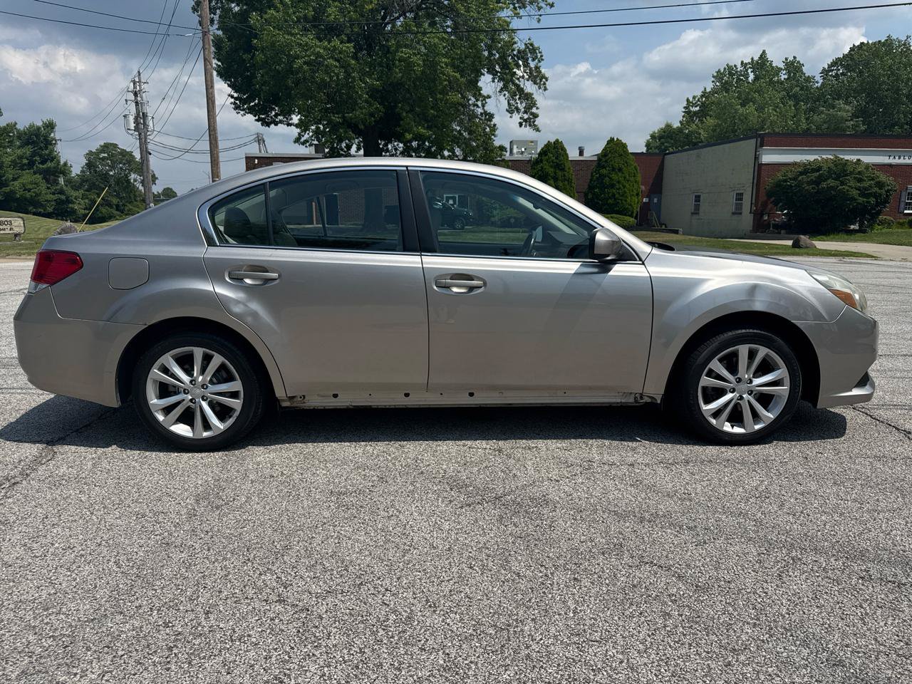 Used 2014 Subaru Legacy 2.5i Premium AWD/4WD image 4