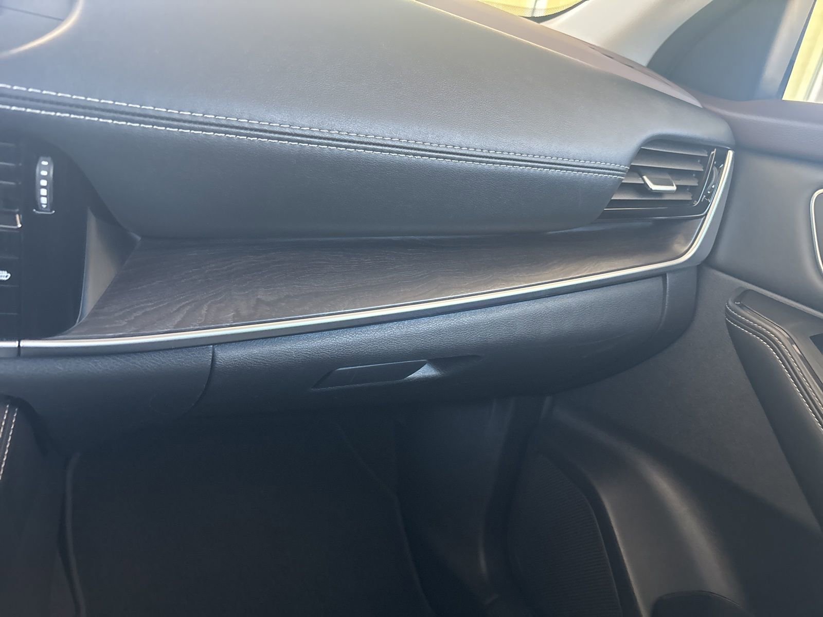 Used 2021 Nissan Rogue SL image 29