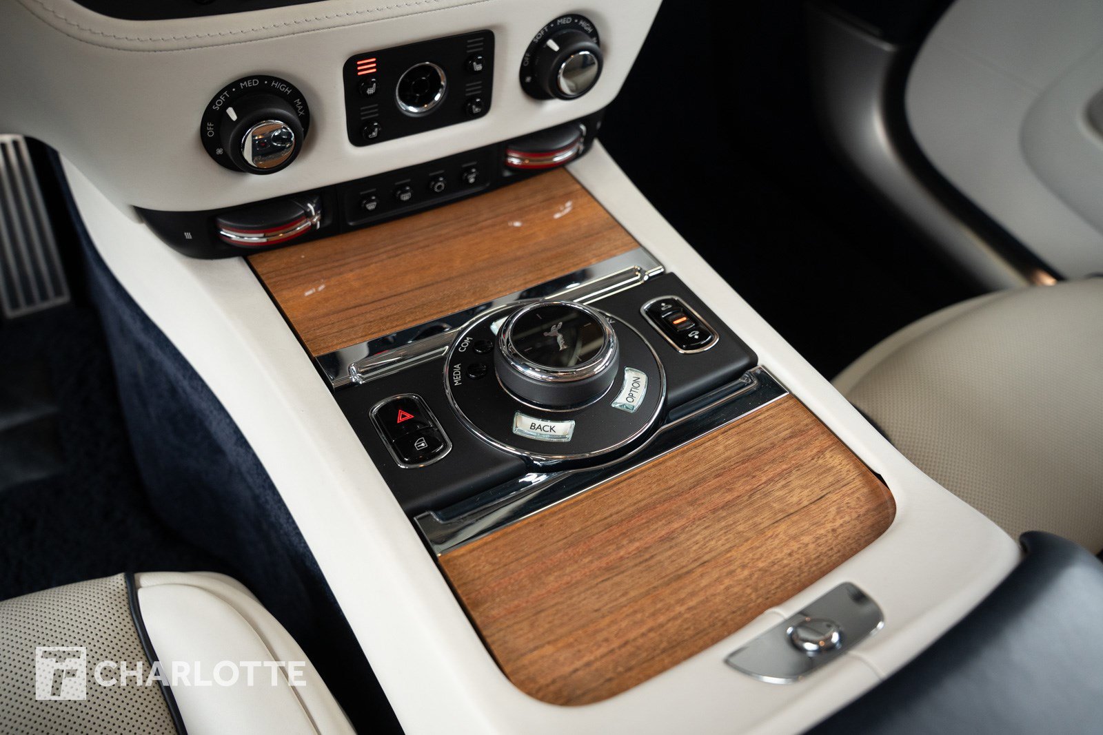 Used 2019 Rolls-Royce Wraith image 27