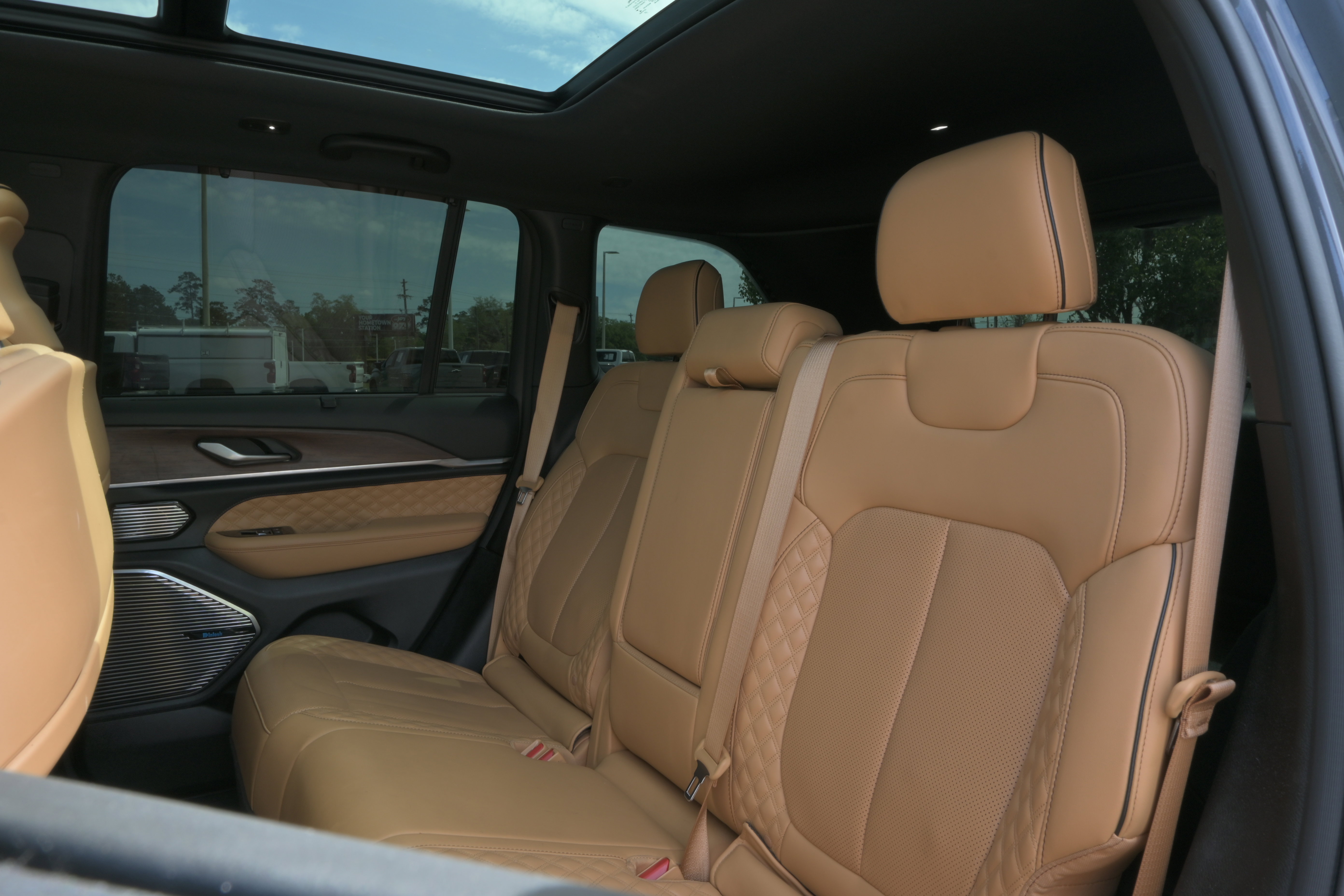 Used 2023 Jeep Grand Cherokee Summit w/ Adv Protech Group IV RWD image 11
