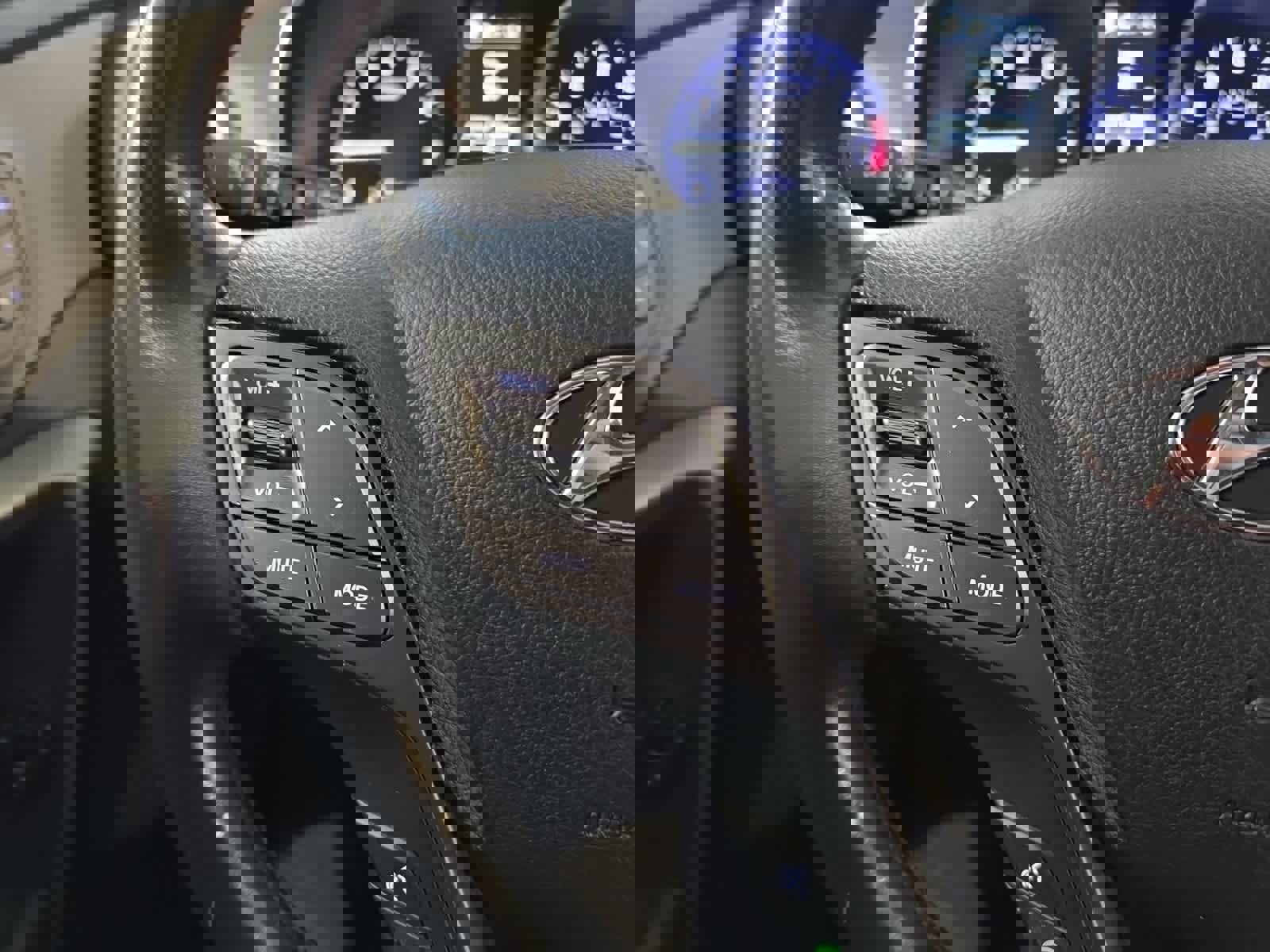 Used 2018 Hyundai Santa Fe SE image 25