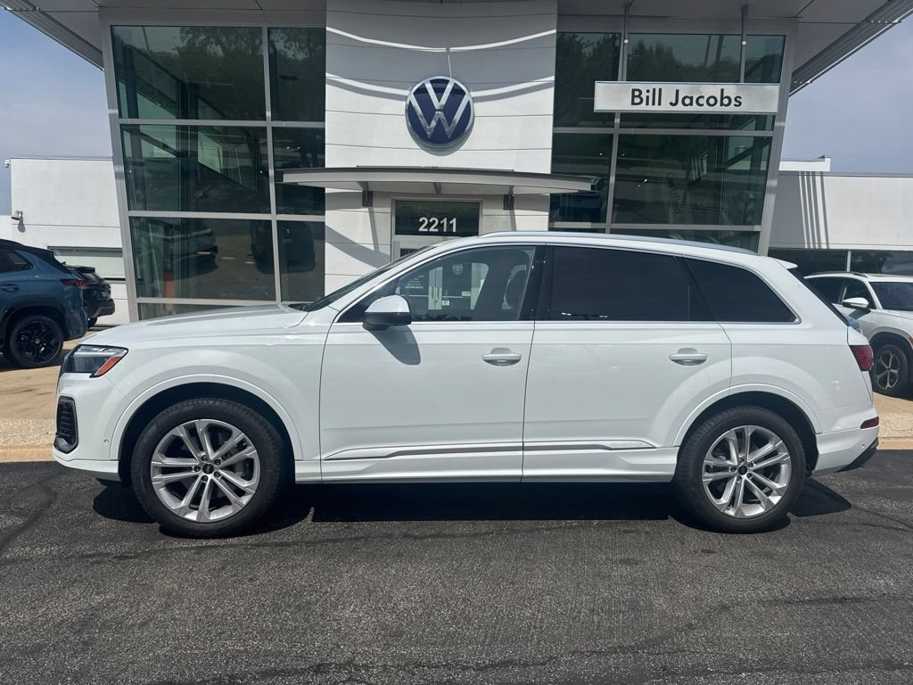 Used 2025 Audi Q7 3.0T Premium Plus AWD/4WD image 4