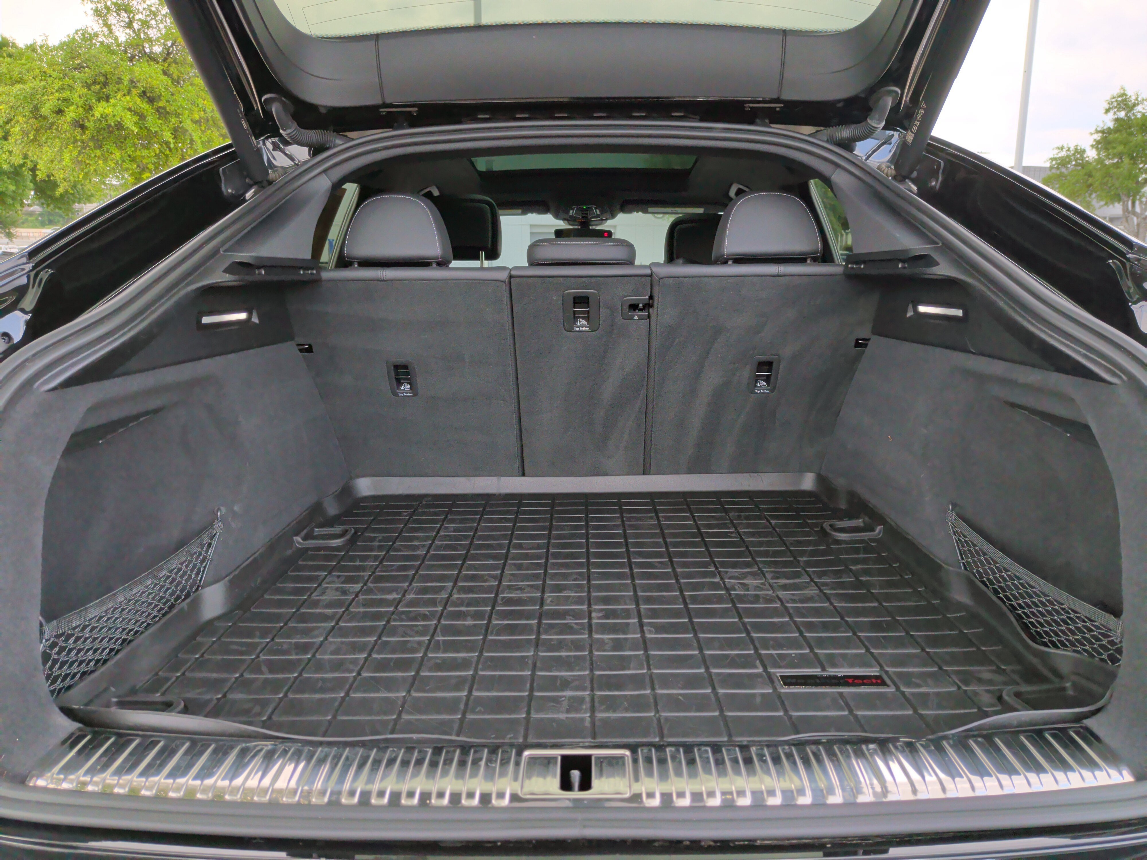 Used 2023 Audi e-tron Premium Plus image 32