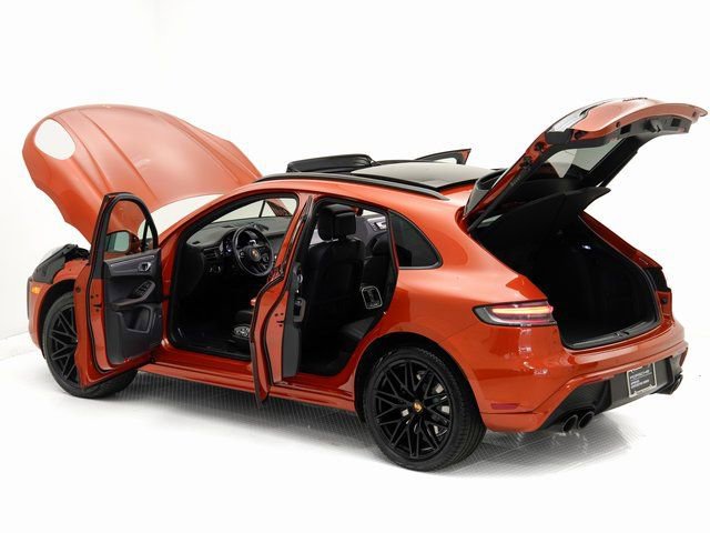 Certified 2024 Porsche Macan GTS image 39