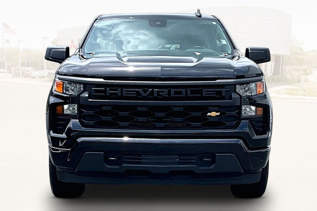 Used 2025 Chevrolet Silverado 1500 Custom AWD/4WD image 2