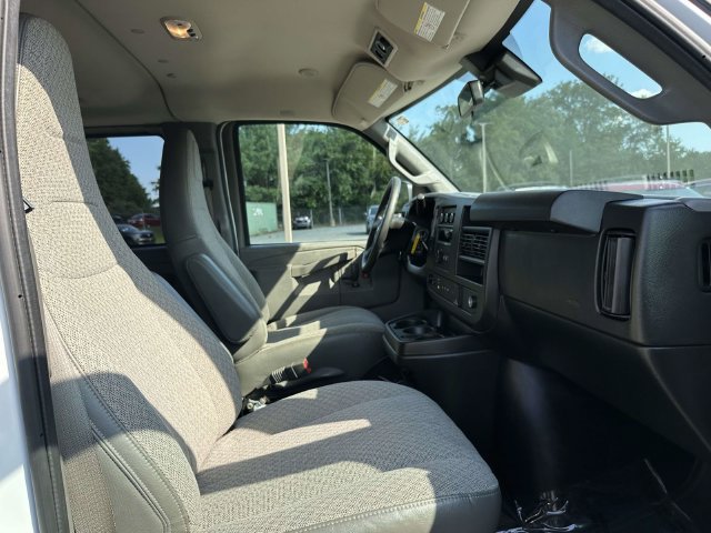 Used 2020 Chevrolet Express 3500 LT w/ LT Preferred Equipment Group RWD image 11