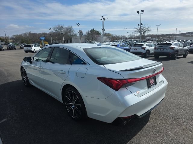 Used 2019 Toyota Avalon Touring w/ Carpet Mat Package FWD image 5