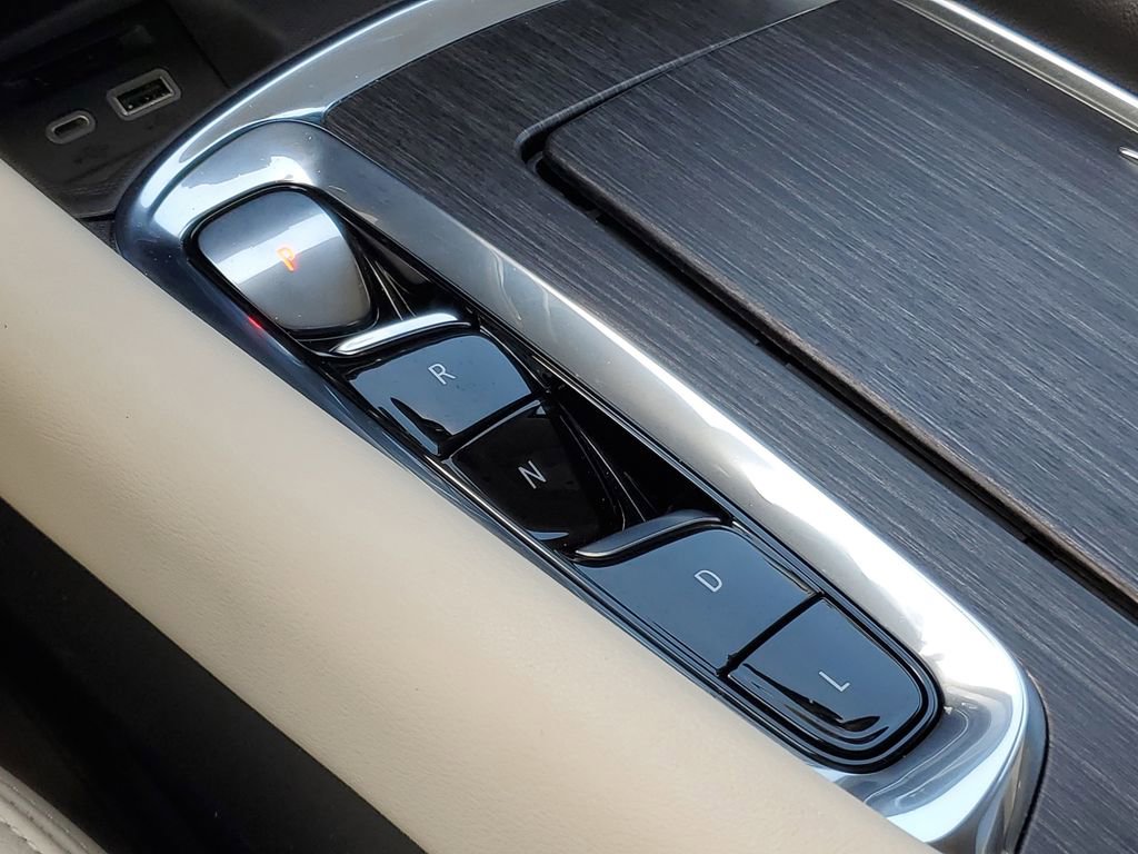 Used 2022 Buick Enclave Avenir image 25