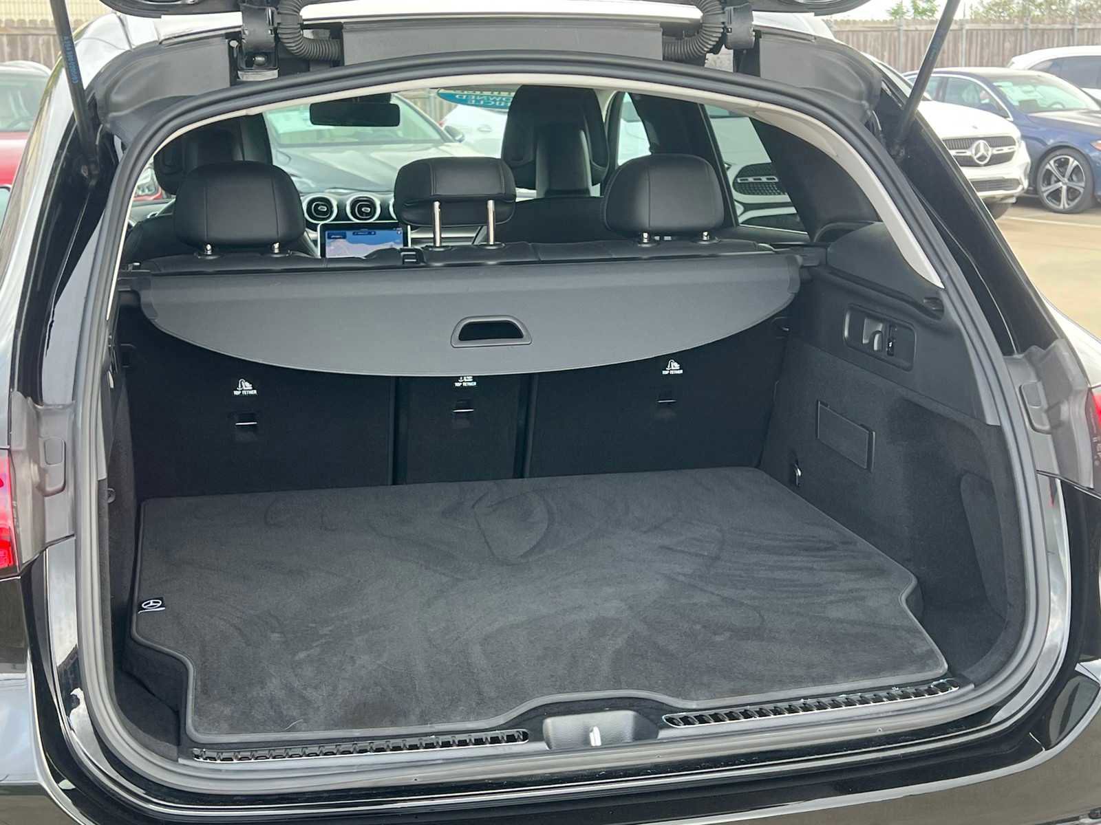 Used 2025 Mercedes-Benz GLC 350e 4MATIC image 13