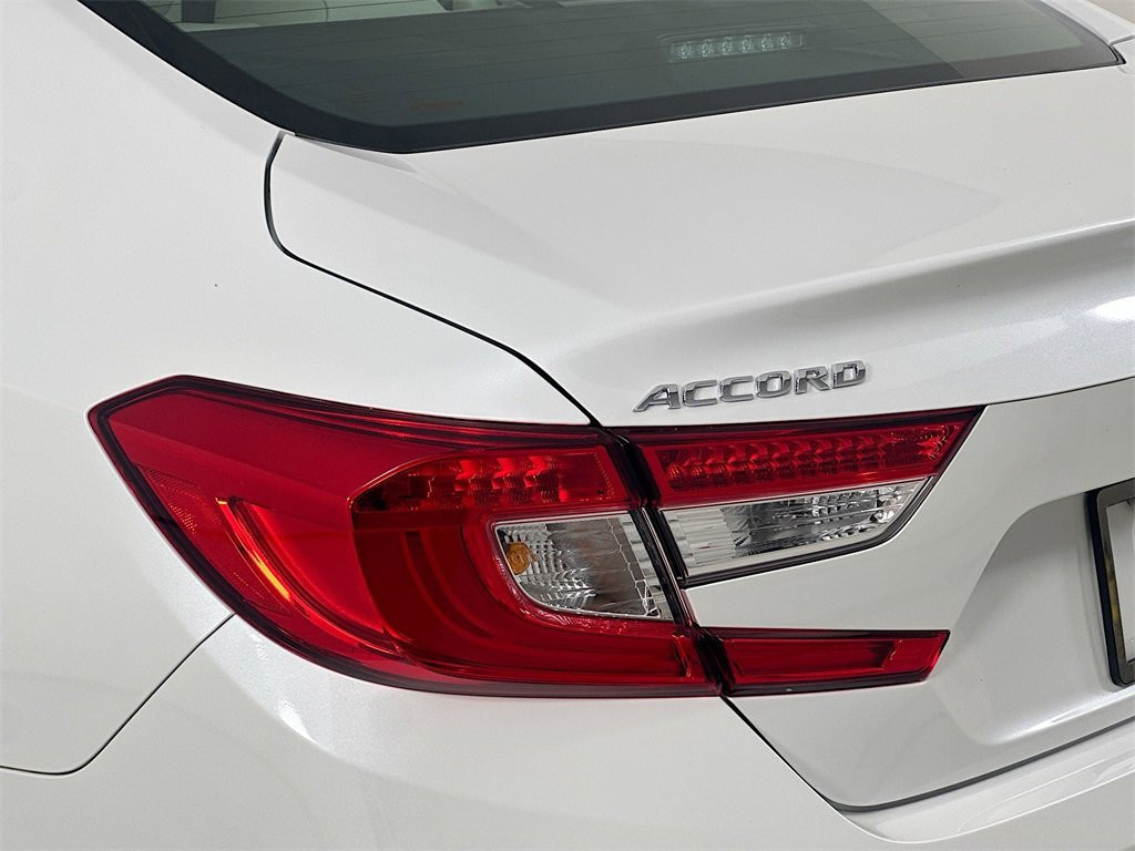Used 2021 Honda Accord Touring image 2