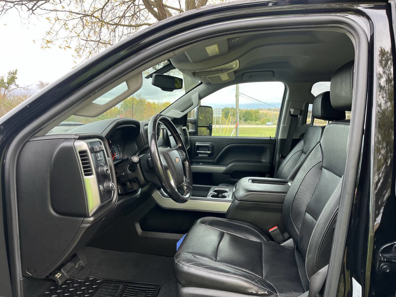Used 2019 Chevrolet Silverado 2500 LTZ image 28