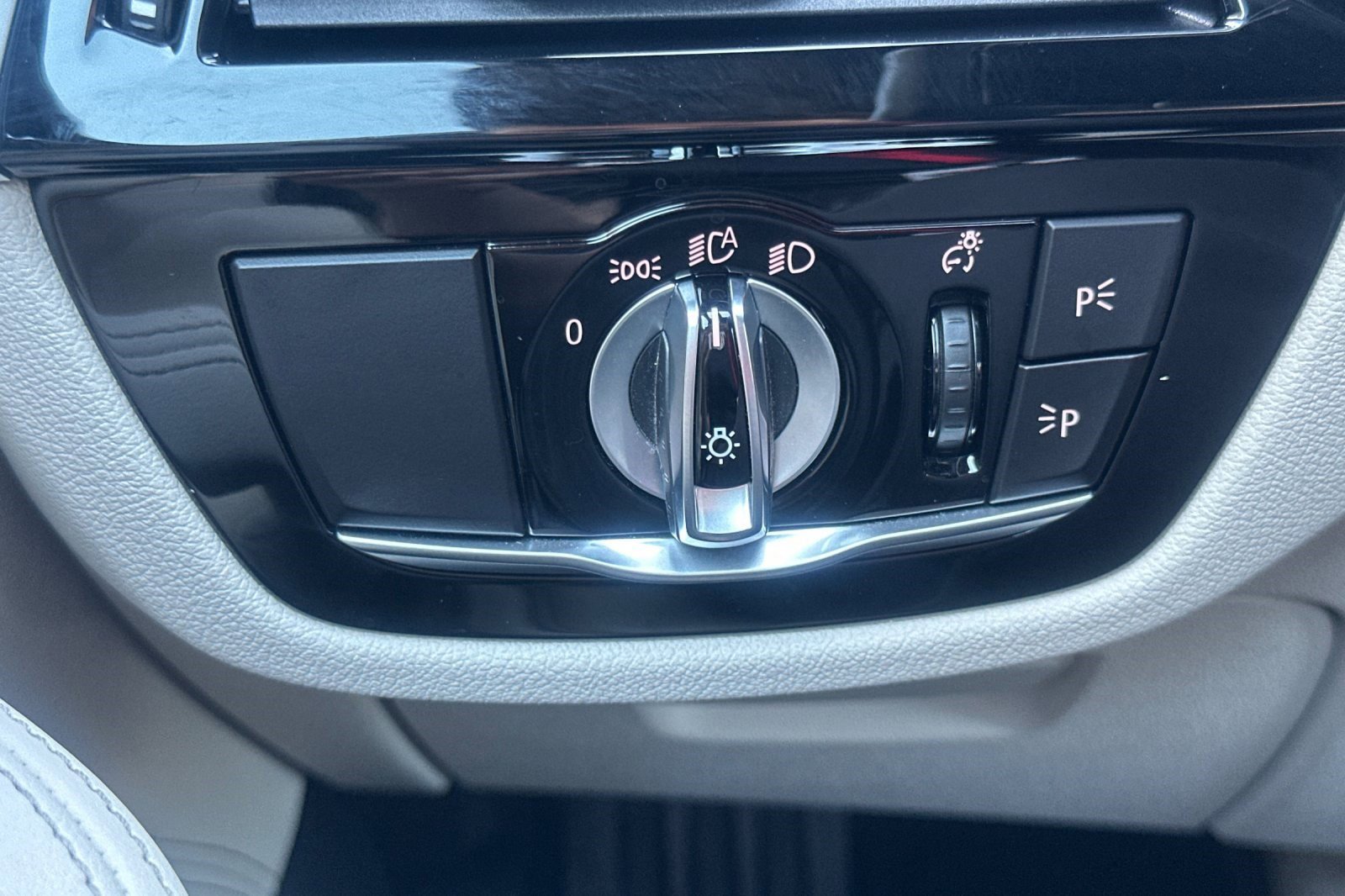 Certified 2023 BMW 530e xDrive w/ Executive Package image 37