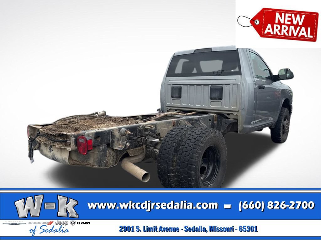 Used 2021 RAM 3500 Tradesman w/ Chrome Appearance Group AWD/4WD image 4