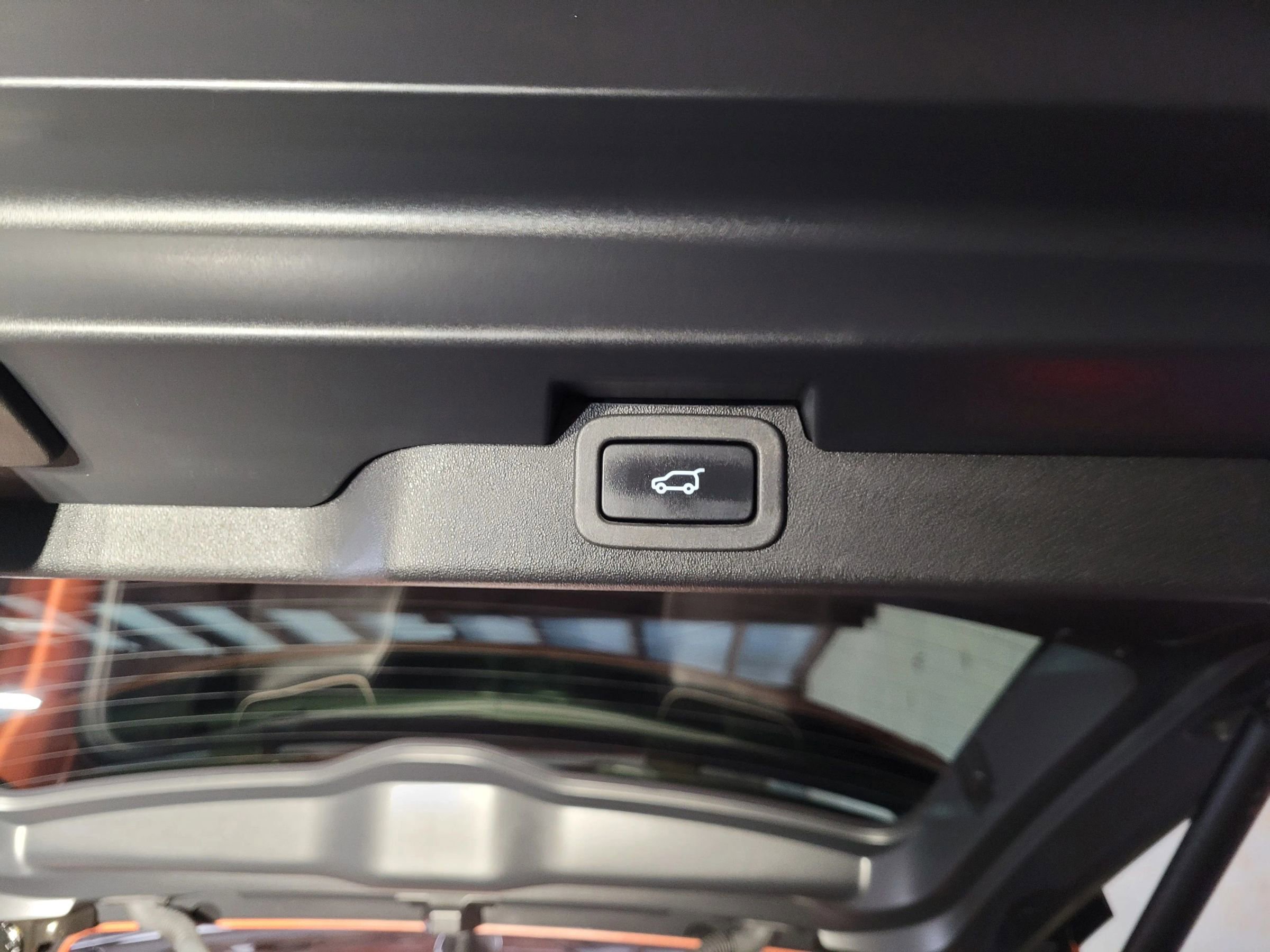 Used 2018 Land Rover Discovery HSE Luxury image 13