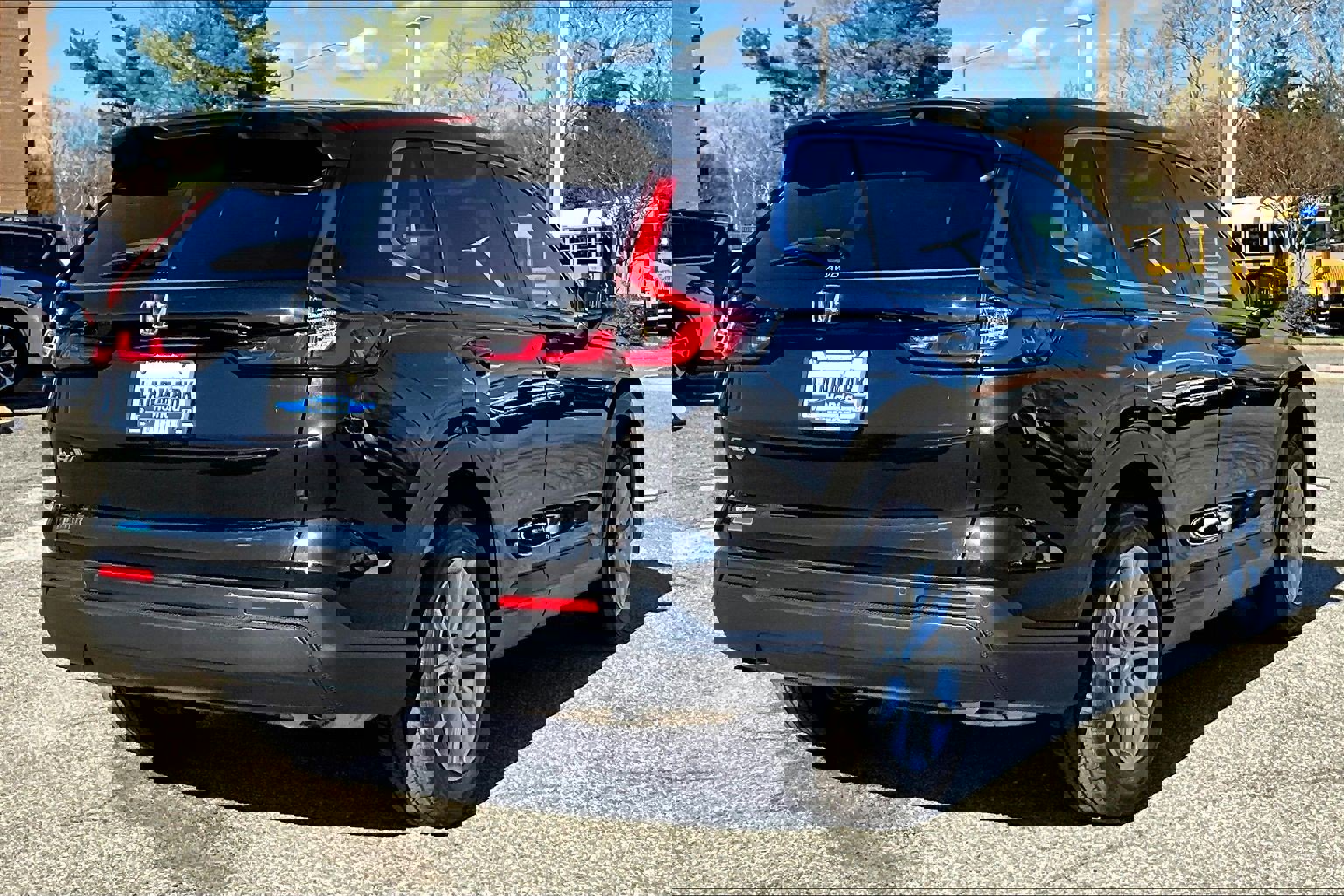 Used 2024 Honda CR-V EX-L image 2