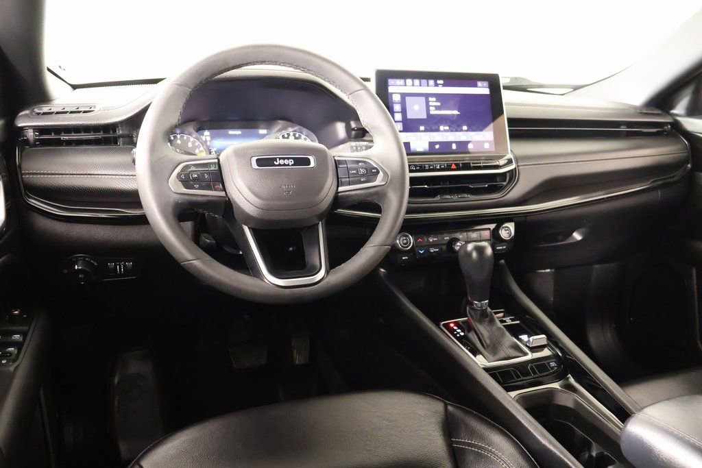 Used 2023 Jeep Compass Altitude w/ Convenience Group image 2