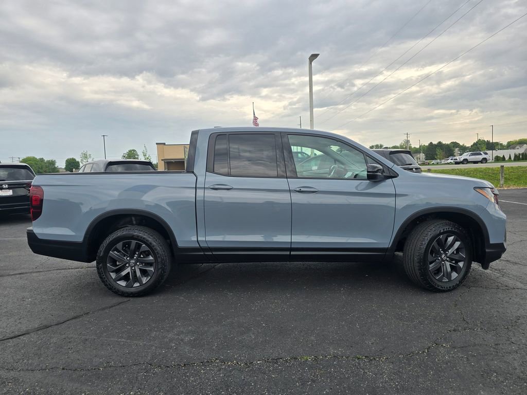 Used 2025 Honda Ridgeline Sport image 9