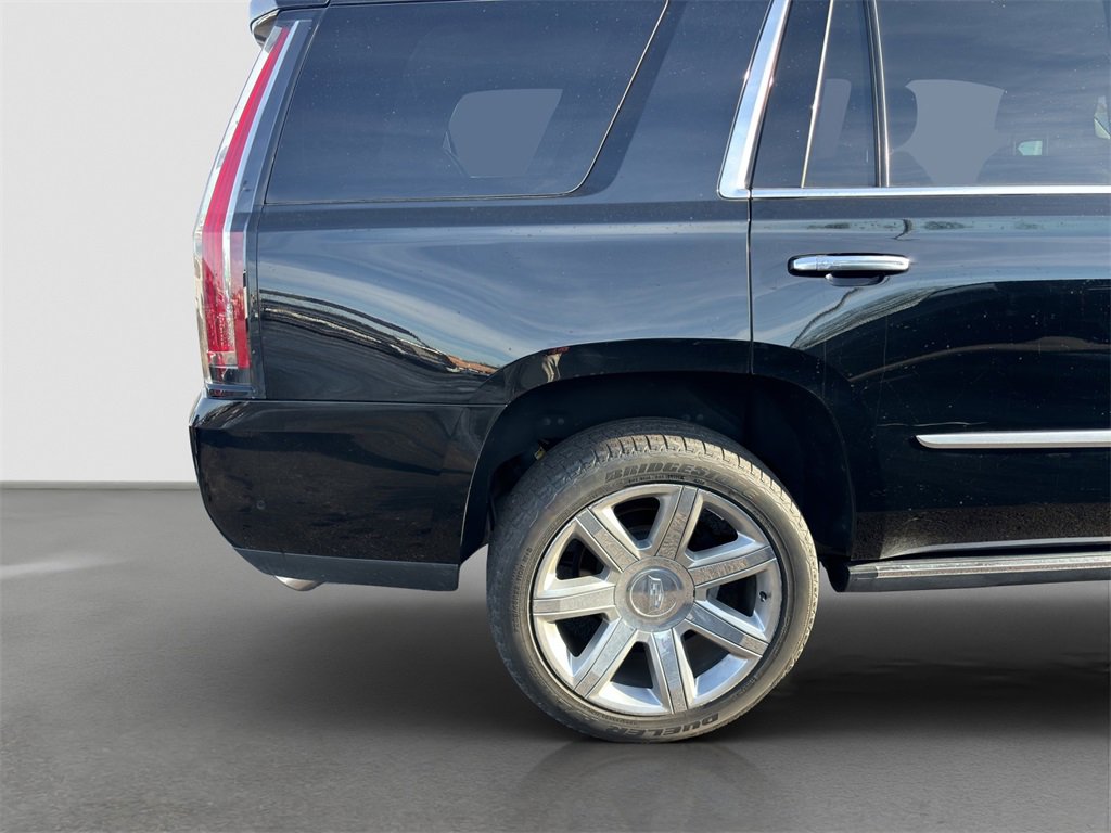 Used 2020 Cadillac Escalade Premium Luxury image 17