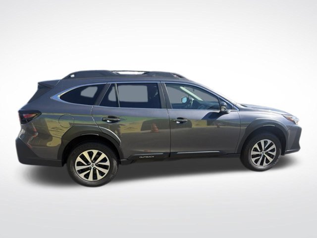 Used 2024 Subaru Outback Premium AWD/4WD image 6