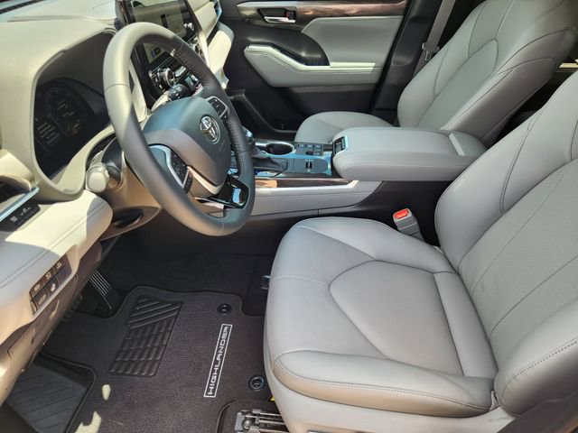 New 2026 Toyota Highlander Limited AWD/4WD image 8