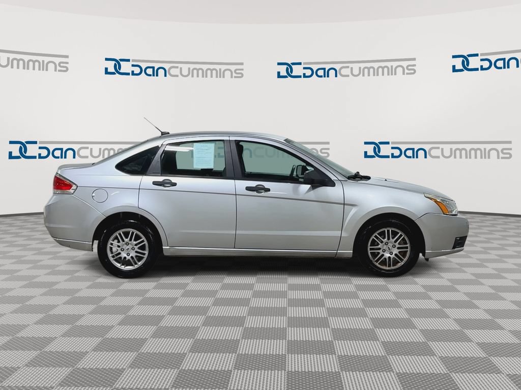 Used 2011 Ford Focus SE w/ 201A Rapid Spec Order Code FWD image 9