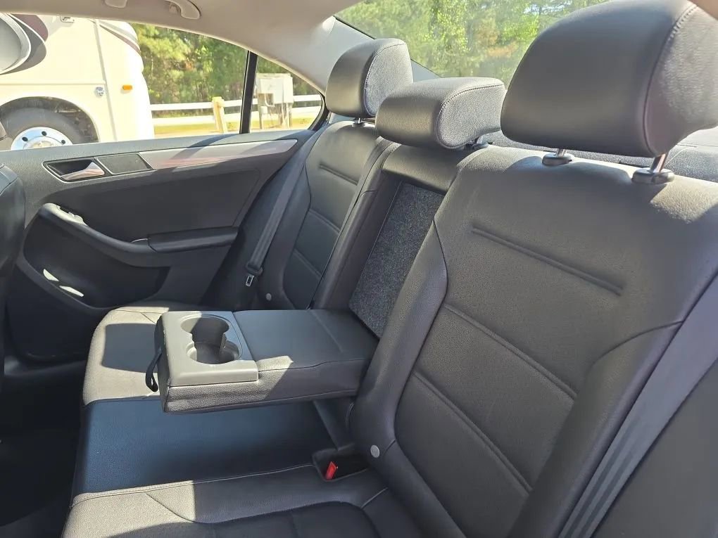 Used 2017 Volkswagen Jetta SE image 39