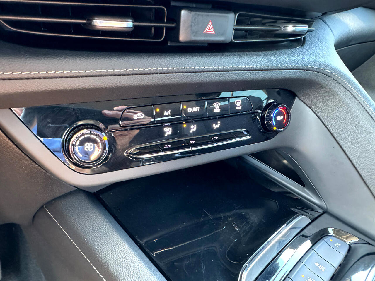 Used 2023 Buick Envision Preferred image 26