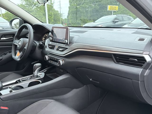 Used 2024 Nissan Altima 2.5 SV image 18