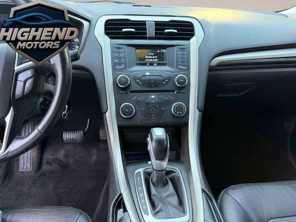 Used 2016 Ford Fusion SE w/ Equipment Group 202A FWD image 17