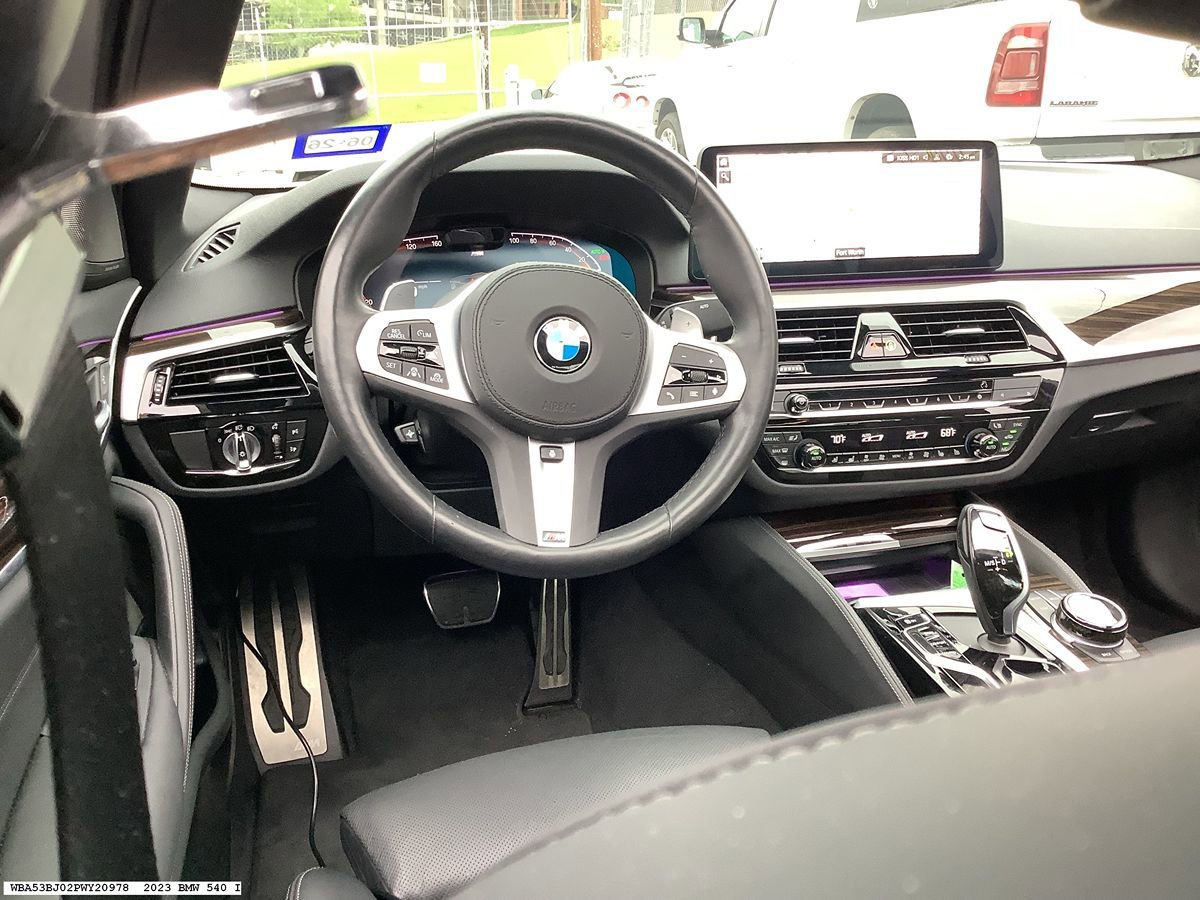 Used 2023 BMW 540i w/ Executive Package RWD image 11