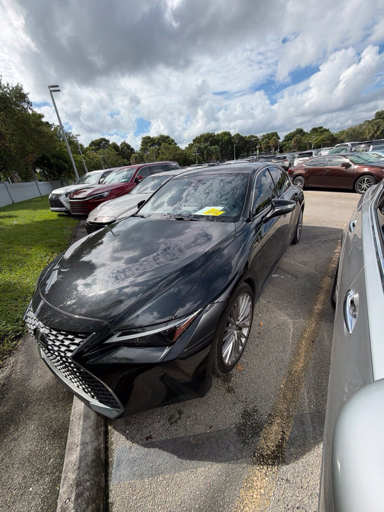 Used 2022 Lexus IS 300 w/ Premium Package RWD image 3