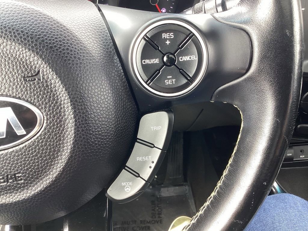 Used 2015 Kia Soul + w/ Primo Package FWD image 20