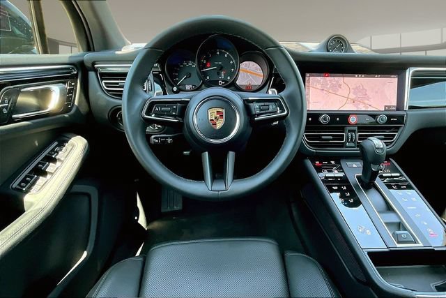 Used 2025 Porsche Macan AWD/4WD image 8
