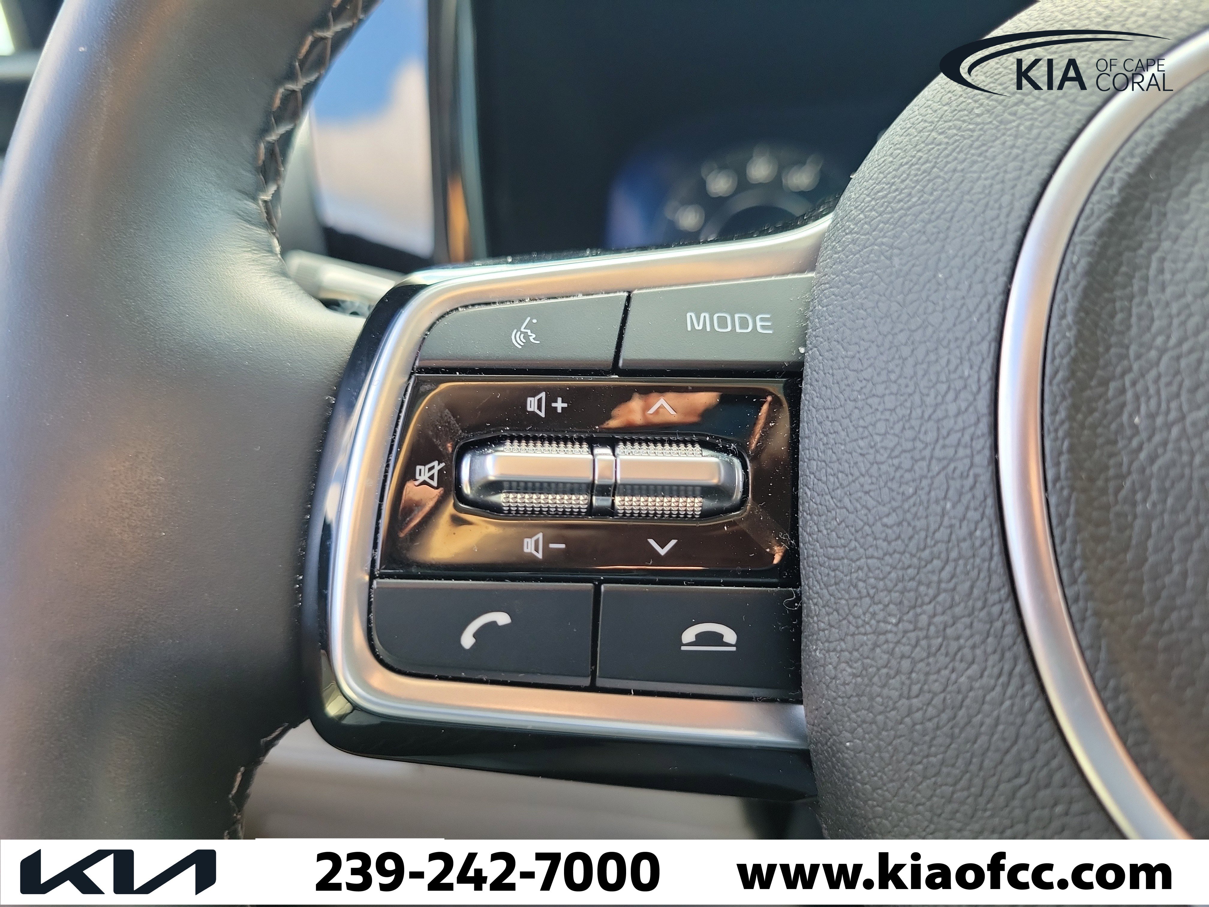 Certified 2023 Kia Sorento SX FWD image 26