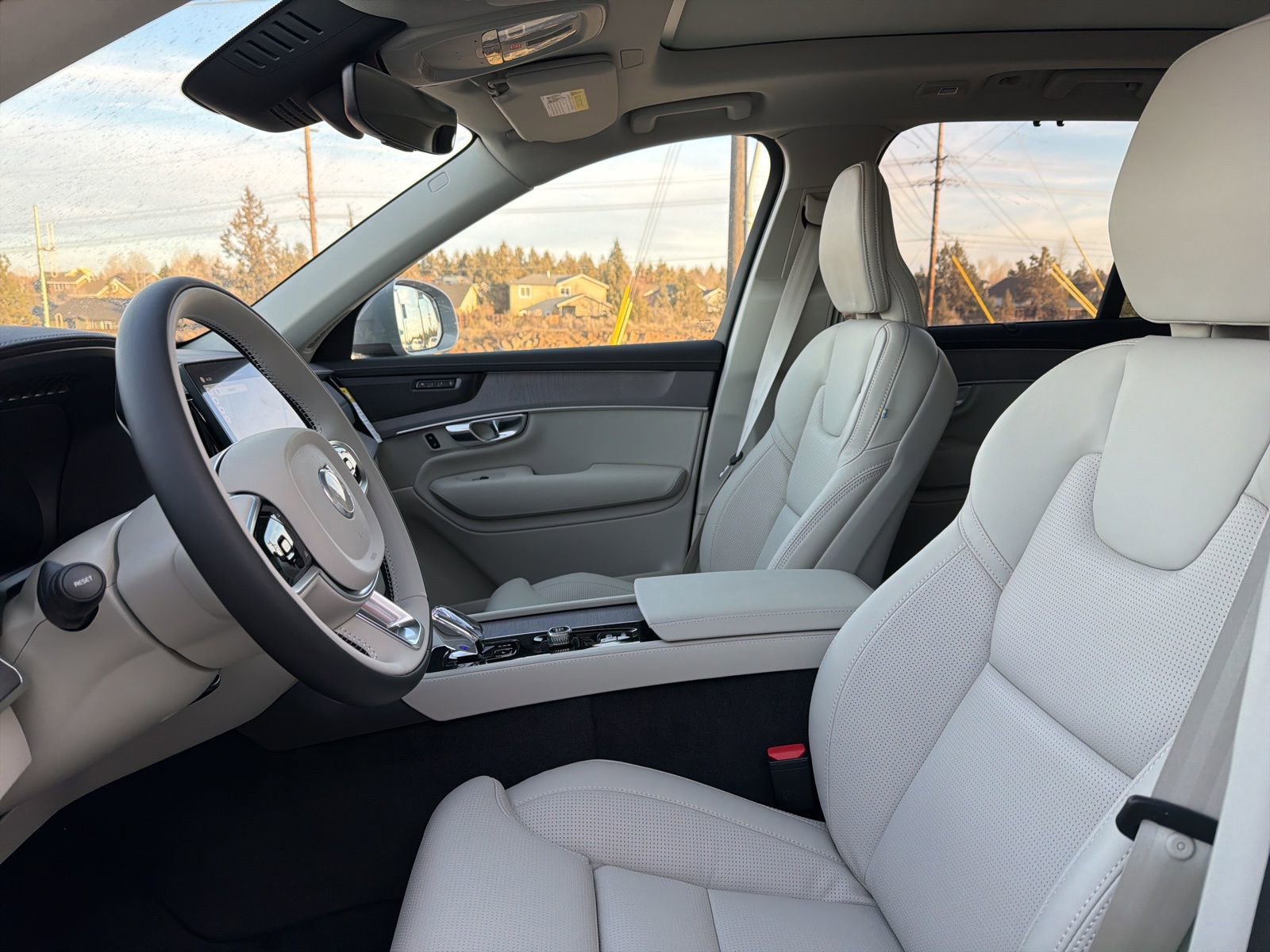 New 2026 Volvo XC90 B6 Ultra w/ Protection Package image 14