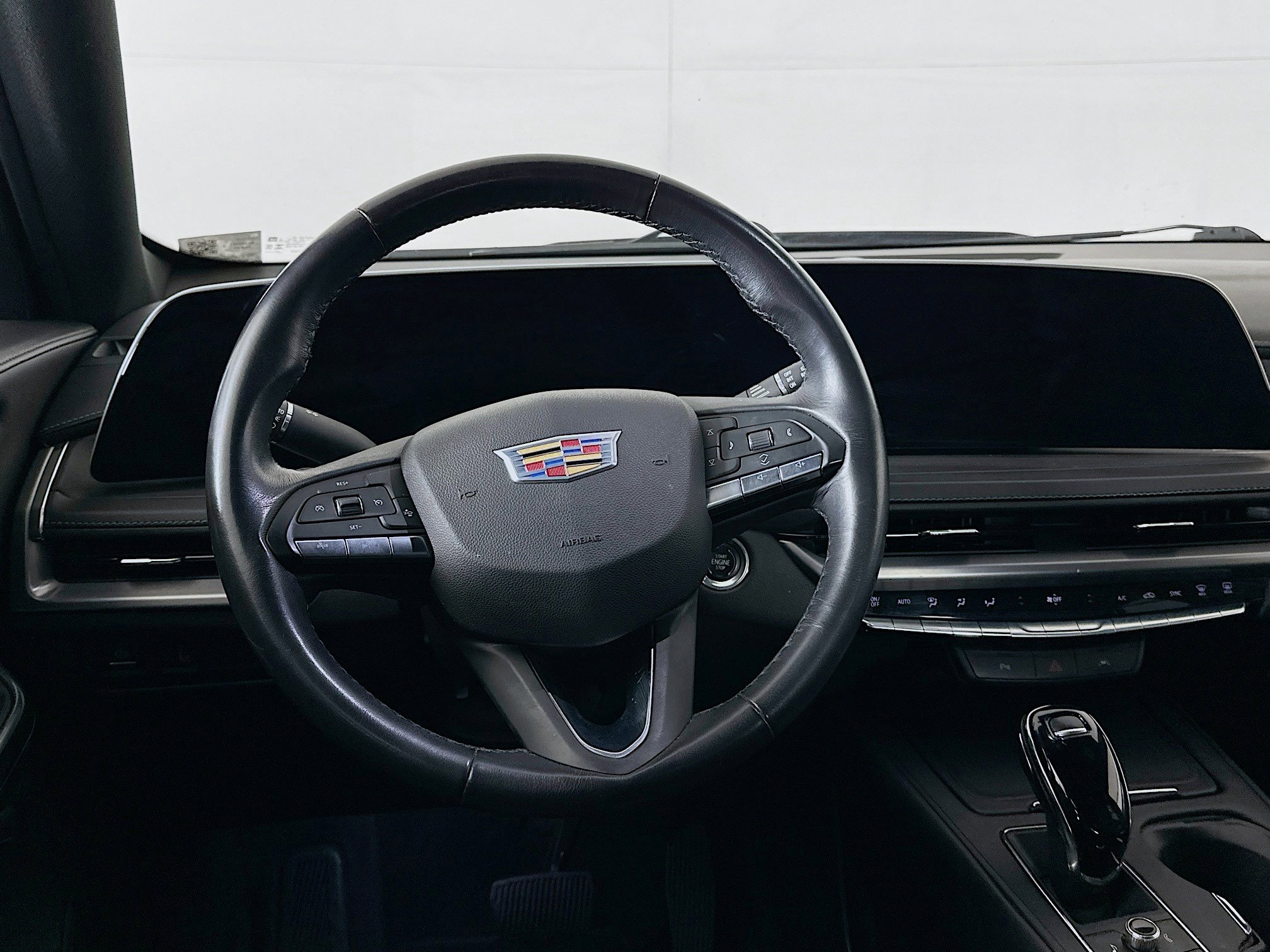 Used 2024 Cadillac XT4 Premium Luxury image 18