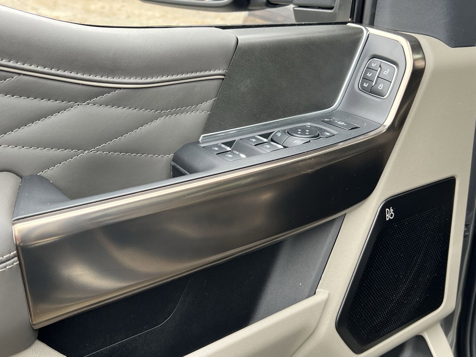 New 2026 Ford F250 Platinum w/ Platinum Plus Package image 15