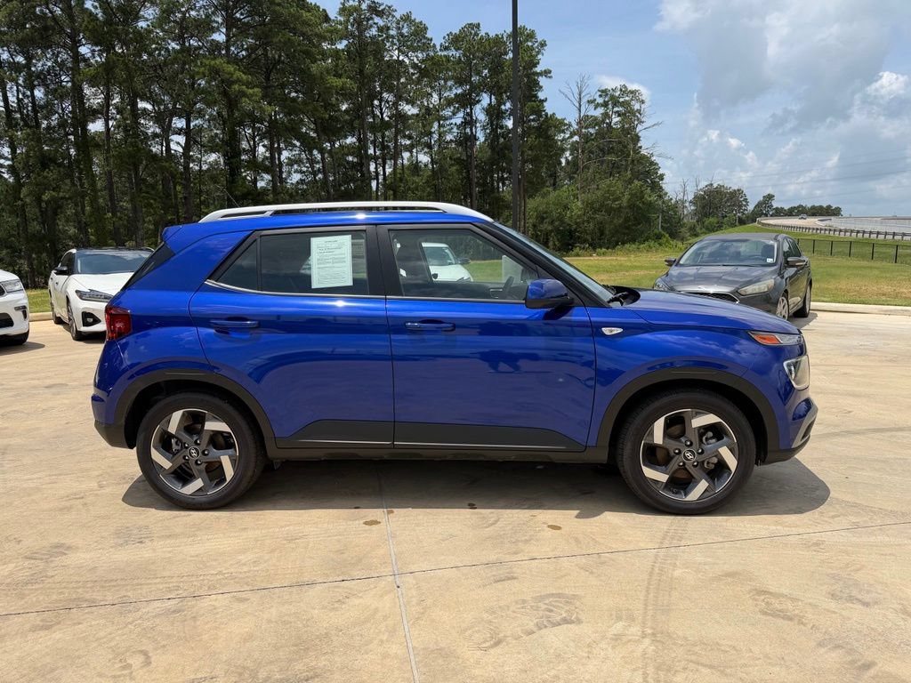 Used 2025 Hyundai Venue SEL FWD image 6