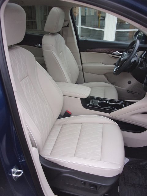 Used 2023 Buick Envision Avenir image 38