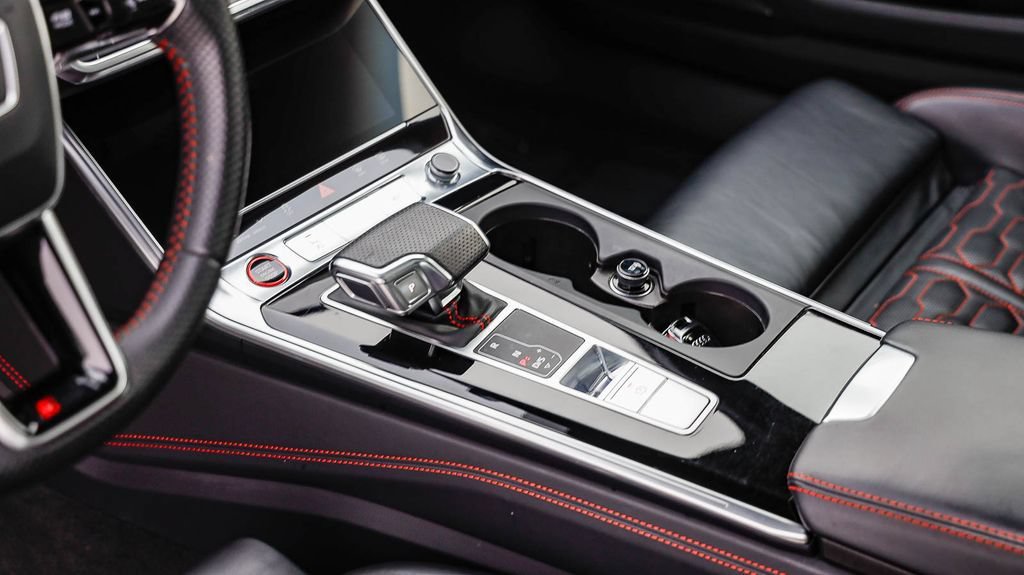 Used 2021 Audi RS 6 w/ Executive Package AWD/4WD image 24