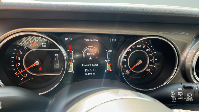 Certified 2019 Jeep Wrangler Unlimited Sahara AWD/4WD image 12