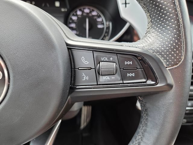 Used 2022 Alfa Romeo Giulia Veloce RWD image 32