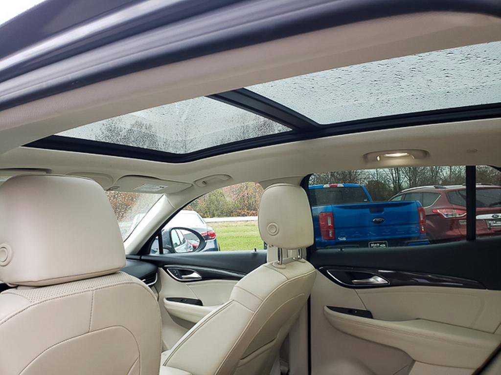 Used 2022 Buick Envision Essence w/ Safety Package image 20